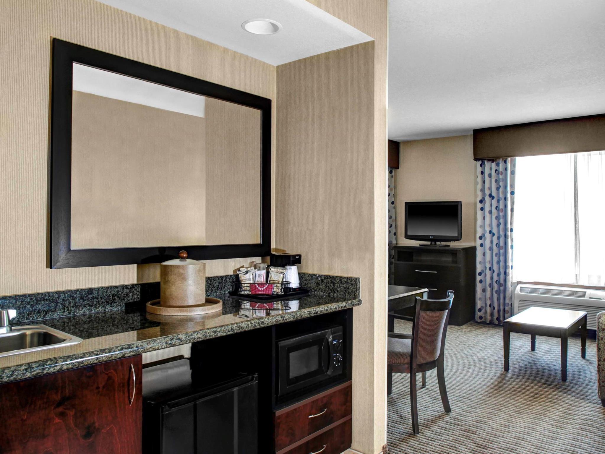Hampton Inn And Suites Bakersfield / Highway 58 Exteriör bild