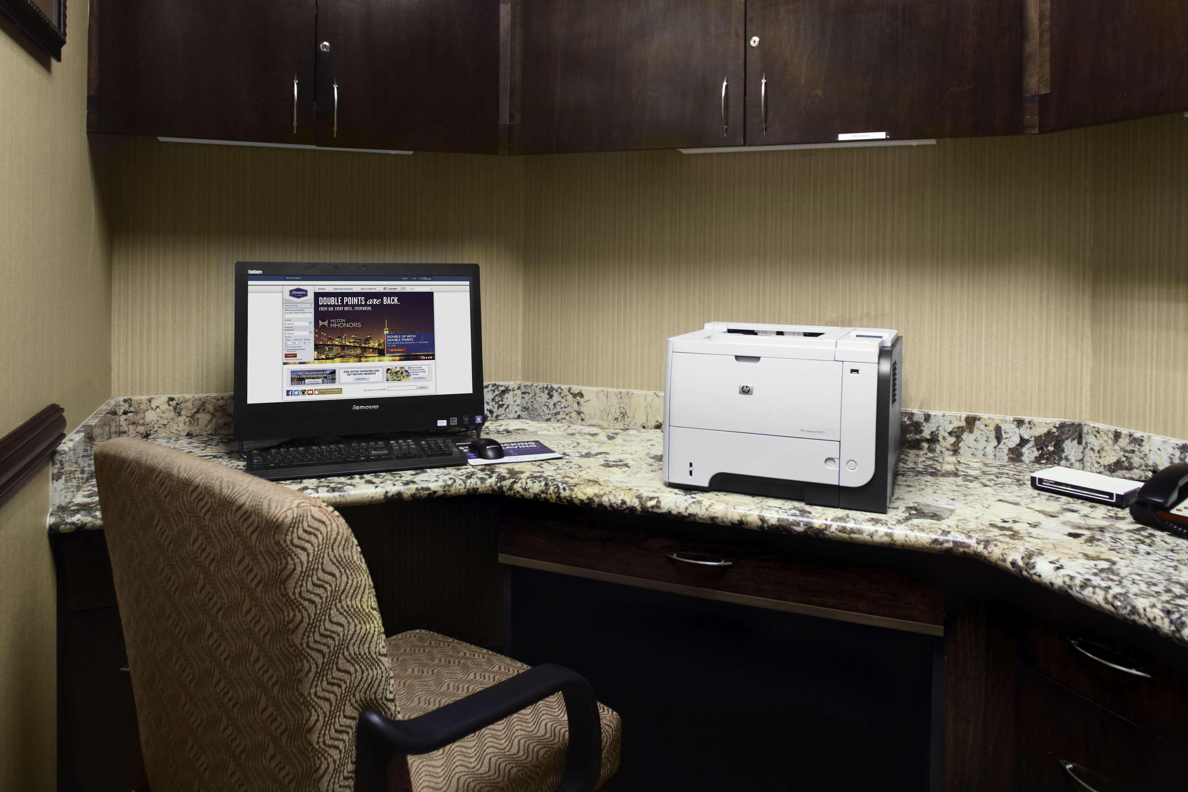 Hampton Inn And Suites Bakersfield / Highway 58 Exteriör bild
