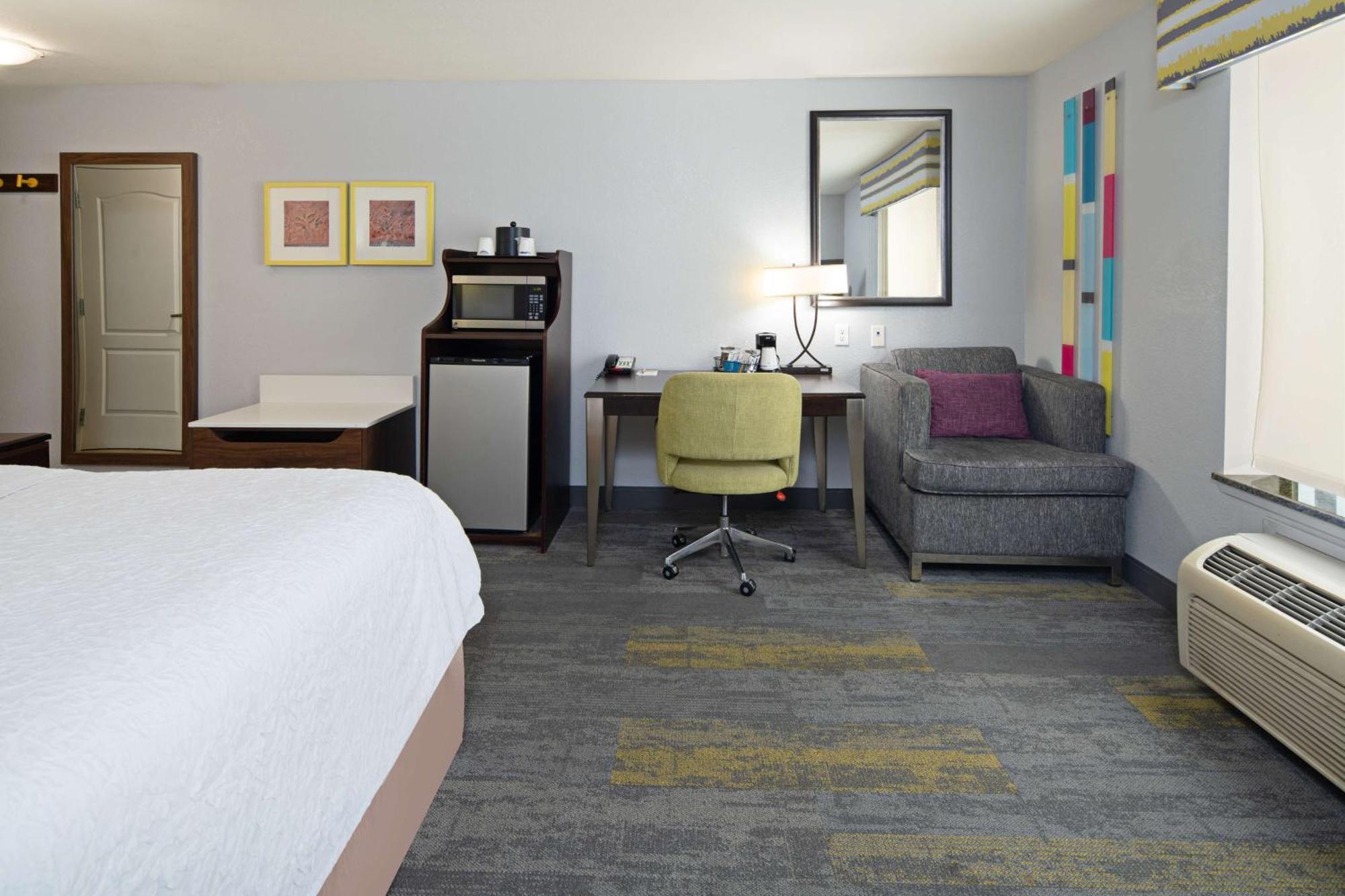 Hampton Inn And Suites Bakersfield / Highway 58 Exteriör bild